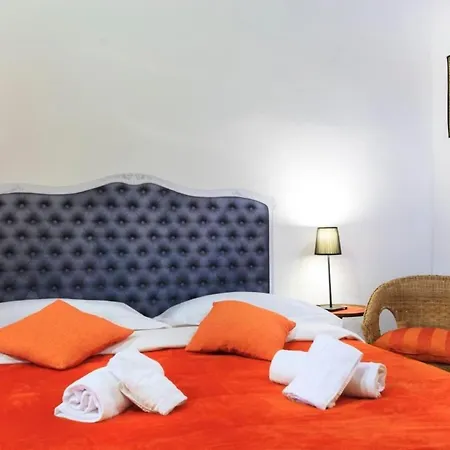 Apartamento Charmantes- Komfortables Im Herzen Von By Interhome