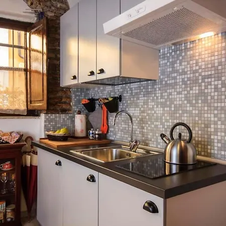 Charmantes- Komfortables Im Herzen Von By Interhome