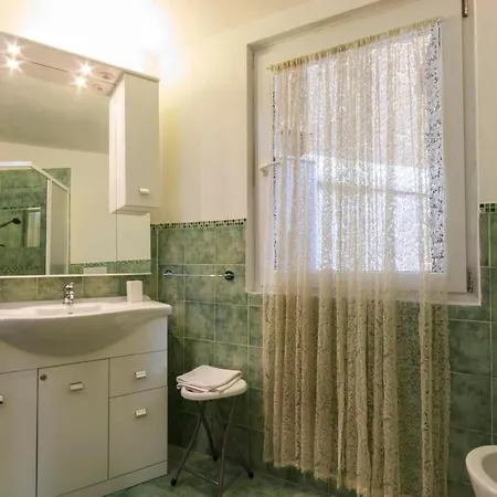 Charmantes- Komfortables Im Herzen Von By Interhome Lejlighed