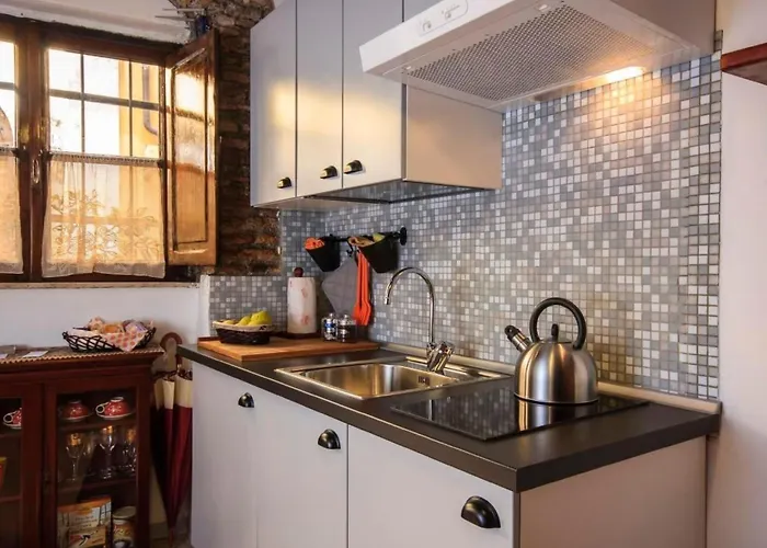 Charmantes- Komfortables Im Herzen Von By Interhome